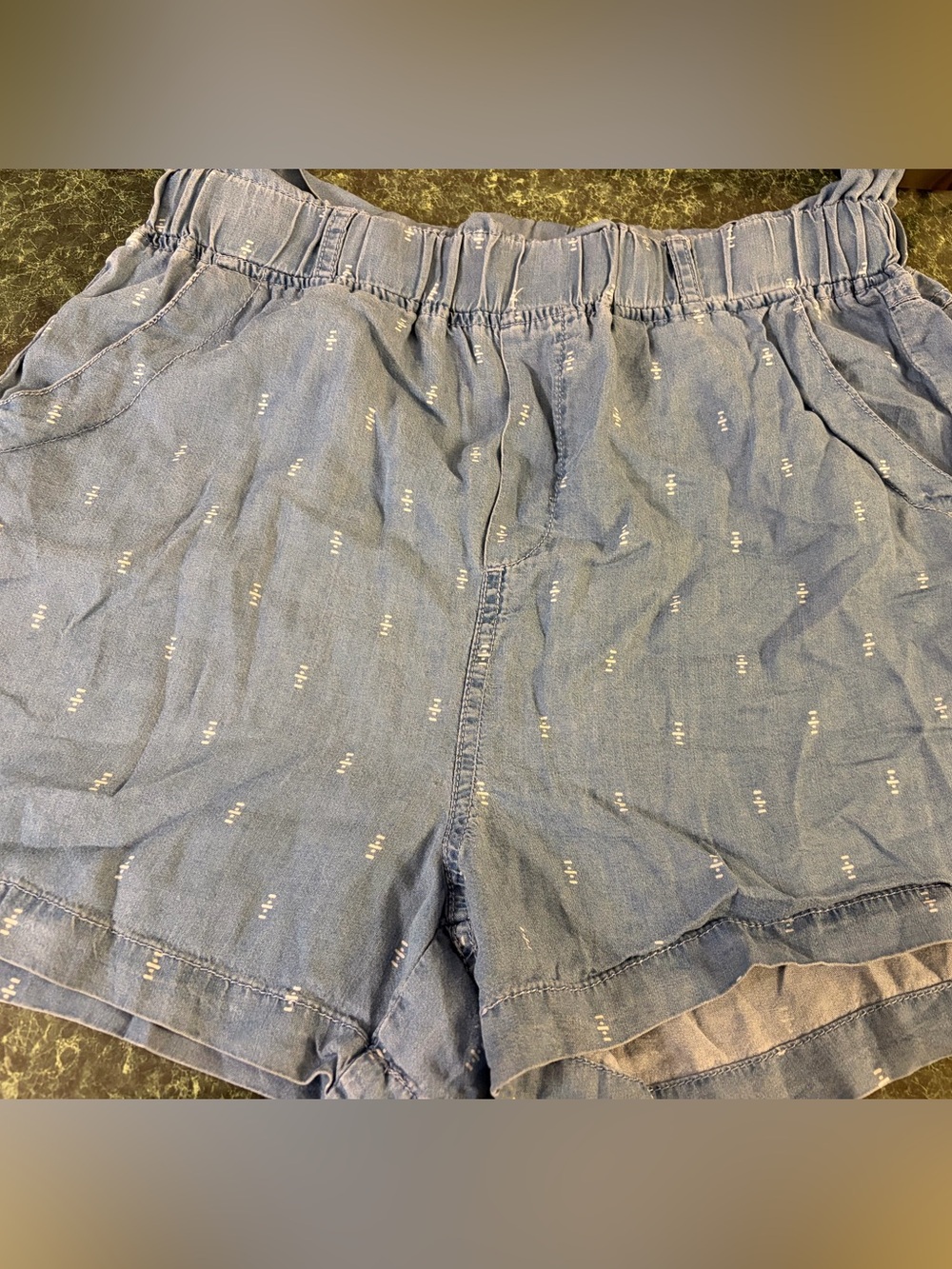 Thread & Supply Denim Dot Ruffle Elastic Waist Shorts…Size Large